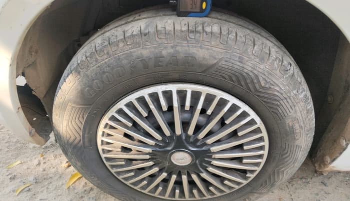 2012 Maruti Swift VDI, Diesel, Manual, 88,257 km, tyre
