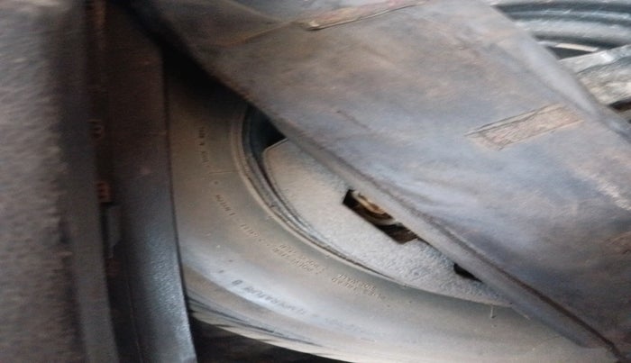 2014 Volkswagen Polo HIGHLINE DIESEL, Diesel, Manual, 1,33,940 km, tyre