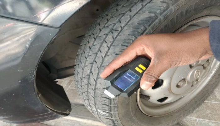 2005 Hyundai Santro Xing XG, Petrol, Manual, 68,128 km, tyre