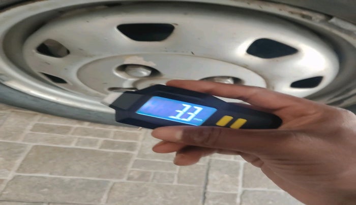 2005 Hyundai Santro Xing XG, Petrol, Manual, 68,128 km, tyre