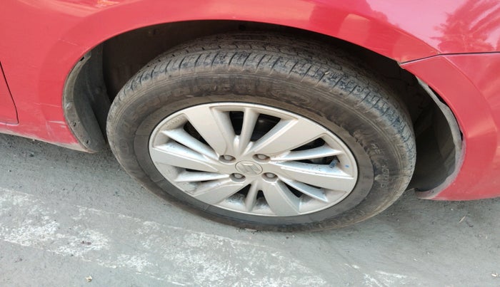 2015 Maruti Swift ZXI, Petrol, Manual, 71,916 km, tyre