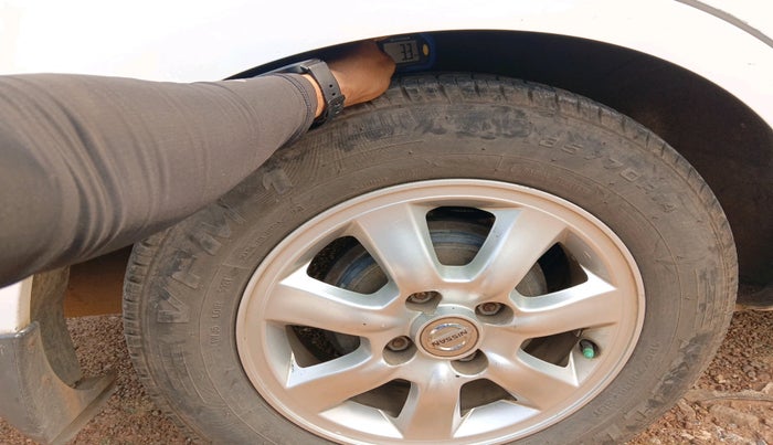 2011 Nissan Sunny XL, Petrol, Manual, 88,894 km, tyre