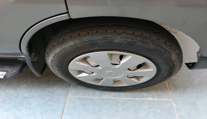 2022 Maruti Eeco 5 STR AC (O), Petrol, Manual, 22,597 km, tyre