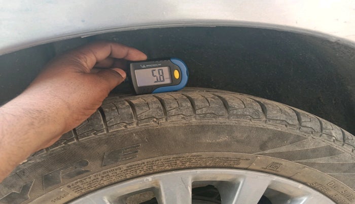 2016 Maruti Ciaz ZXI+, Petrol, Manual, 1,56,171 km, tyre