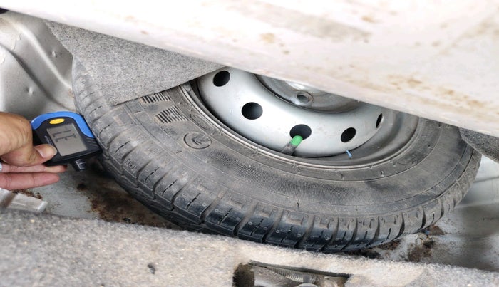 2012 Maruti Alto LXI, CNG, Manual, 85,663 km, tyre