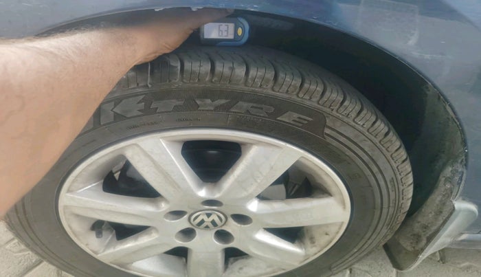 2012 Volkswagen Vento HIGHLINE DIESEL 1.6, Diesel, Manual, 1,04,656 km, tyre