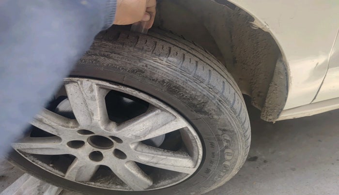 2011 Volkswagen Polo COMFORTLINE 1.2L PETROL, Petrol, Manual, 1,01,342 km, tyre