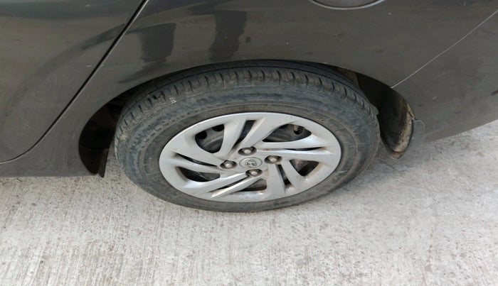 2022 Hyundai AURA S 1.2 CNG, CNG, Manual, 40,601 km, tyre