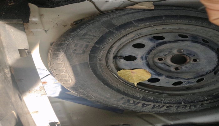 2011 Maruti Swift Dzire VXI, CNG, Manual, 91,689 km, tyre