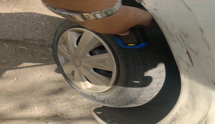 2011 Maruti Swift Dzire VXI, CNG, Manual, 91,689 km, tyre