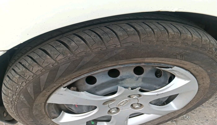 2013 Hyundai Verna FLUIDIC 1.4 CRDI, Diesel, Manual, 1,53,033 km, tyre