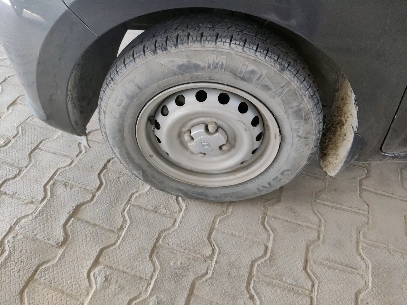 2022 Hyundai NEW SANTRO SPORTZ EXECUTIVE MT CNG, CNG, Manual, 4,00,000 km, tyre