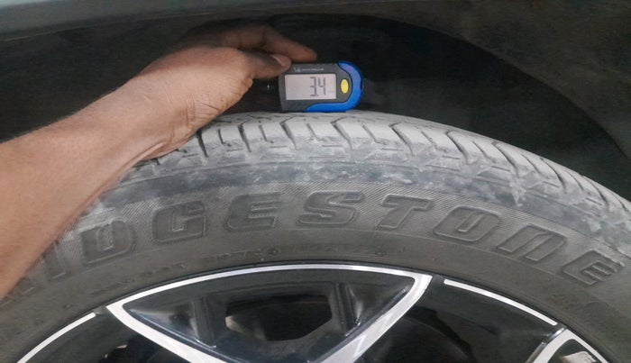 2022 Jeep MERIDIAN LIMITED (O) 4X2 AT, Diesel, Automatic, 40,350 km, tyre