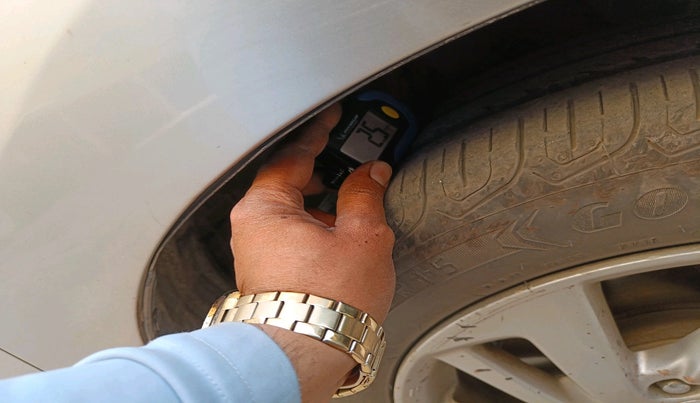 2017 Honda Jazz 1.2L I-VTEC VX, Petrol, Manual, 1,17,725 km, tyre