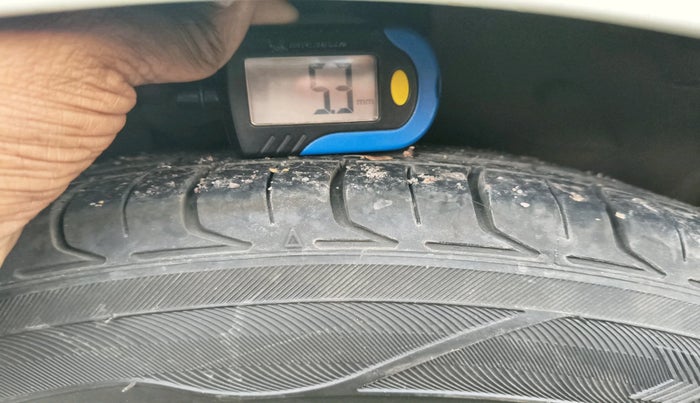 2012 Ford Fiesta TITANIUM DIESEL, Diesel, Manual, 1,04,320 km, tyre