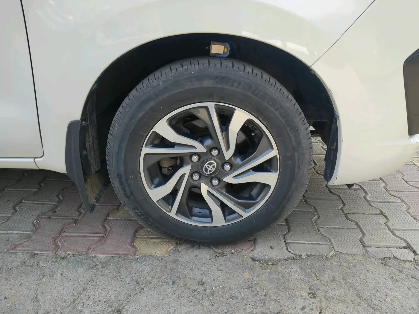 2022 Toyota Innova Crysta 2.4 VX 7 STR, Diesel, Manual, 48,500 km, tyre