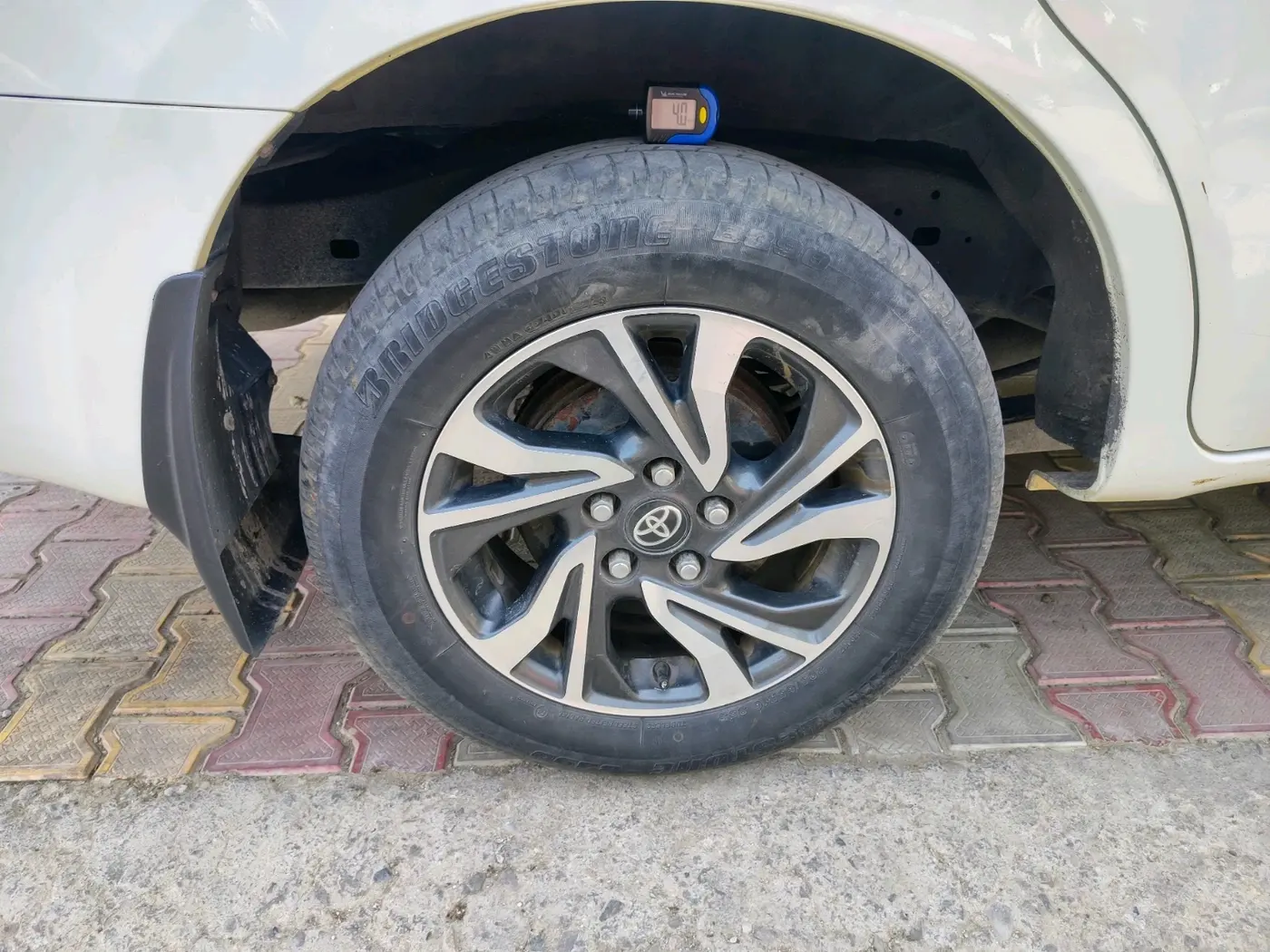 2022 Toyota Innova Crysta 2.4 VX 7 STR, Diesel, Manual, 48,500 km, tyre
