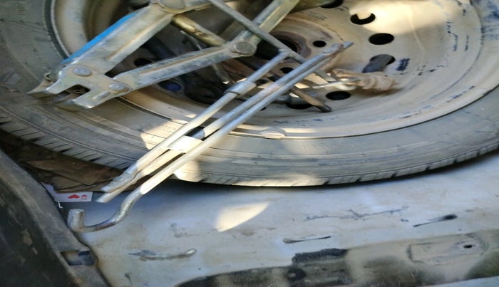 2019 Hyundai Elite i20 MAGNA PLUS 1.2, CNG, Manual, 1,34,671 km, tyre