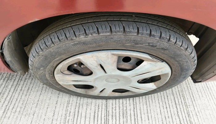 2013 Maruti Wagon R 1.0 VXI, CNG, Manual, 72,259 km, tyre