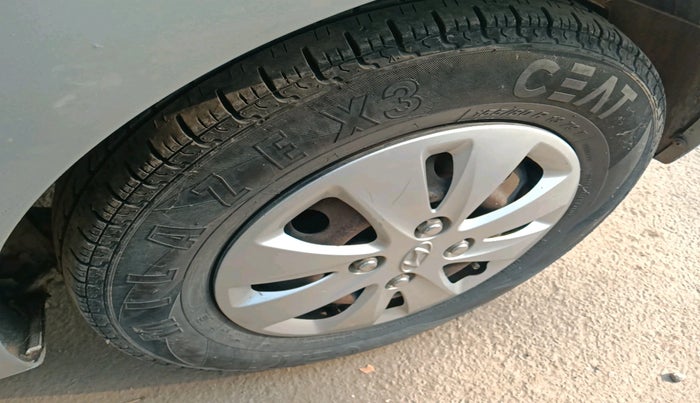 2011 Hyundai i10 MAGNA 1.2, Petrol, Manual, 75,087 km, tyre