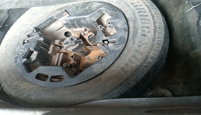 2011 Hyundai i10 MAGNA 1.2, Petrol, Manual, 75,087 km, tyre