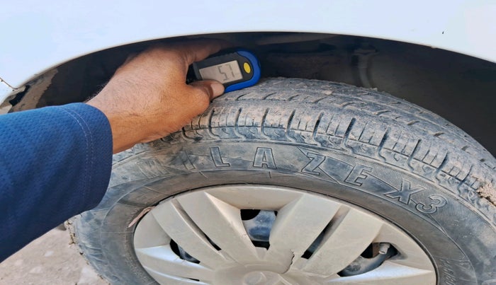 2014 Maruti Alto 800 LXI, Petrol, Manual, 31,905 km, tyre