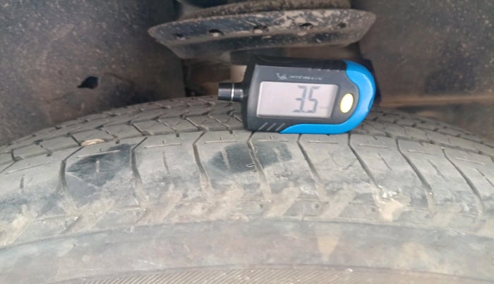 2014 Landrover Freelander 2 TD4 SE, Diesel, Automatic, 1,12,414 km, tyre