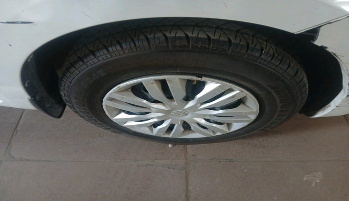 2017 Maruti Dzire VXI AMT, Petrol, Automatic, 90,586 km, tyre