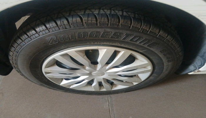 2017 Maruti Dzire VXI AMT, Petrol, Automatic, 90,586 km, tyre