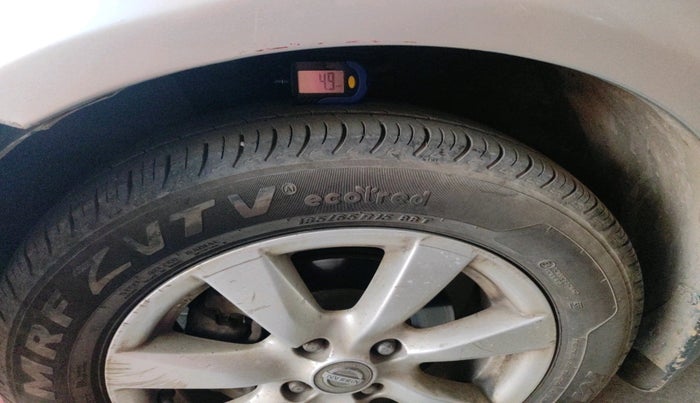 2011 Nissan Sunny XV PETROL, Petrol, Manual, 1,25,889 km, tyre