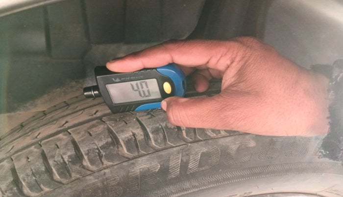 2020 Maruti Swift LXI, Petrol, Manual, 27,539 km, tyre