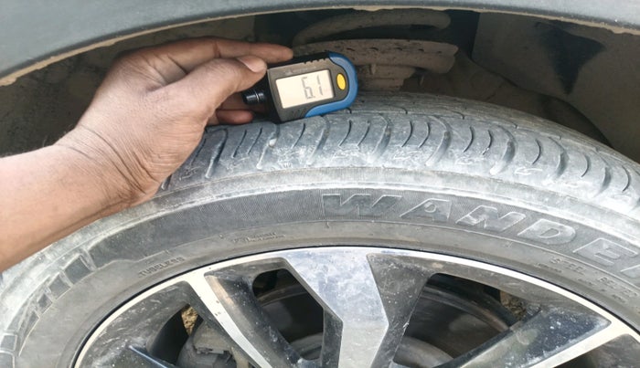 2019 Mahindra XUV300 W8 (O) 1.5 DIESEL AMT, Diesel, Automatic, 1,31,112 km, tyre