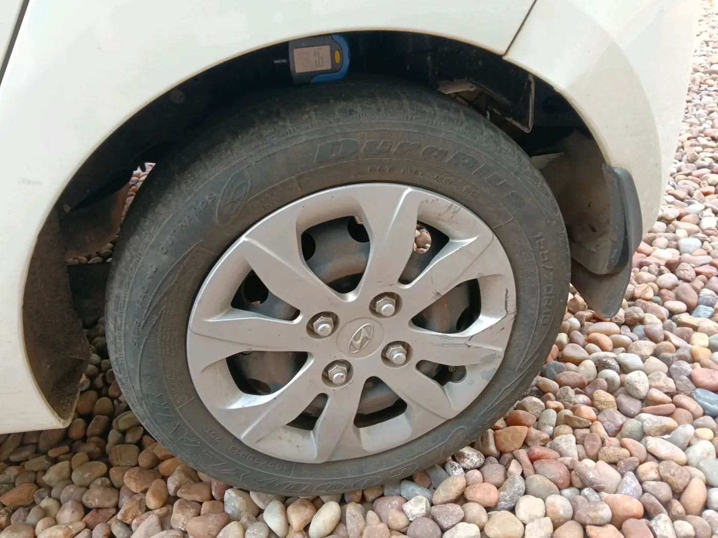 2016 Hyundai Eon MAGNA + AIRBAG, Petrol, Manual, 64,935 km, tyre