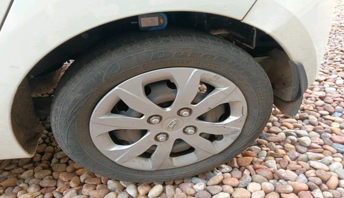 2016 Hyundai Eon MAGNA + AIRBAG, Petrol, Manual, 64,933 km, tyre