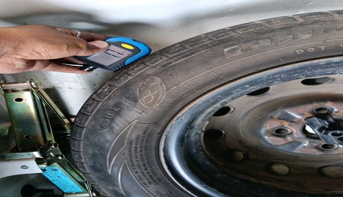 2016 Hyundai Eon MAGNA + AIRBAG, Petrol, Manual, 64,933 km, tyre