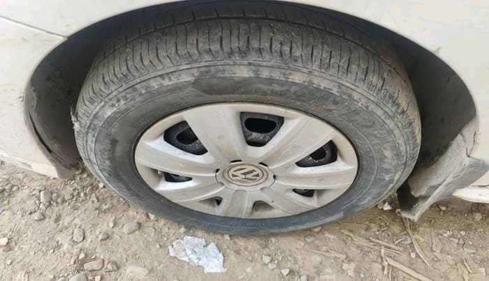 2019 Volkswagen Ameo TRENDLINE 1.0L, Petrol, Manual, 48,391 km, tyre