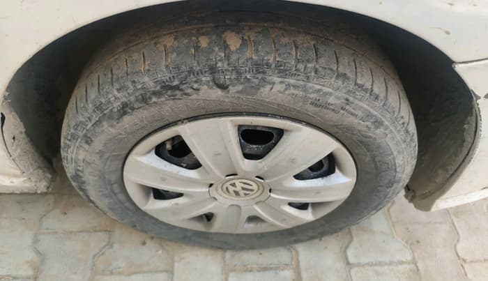 2019 Volkswagen Ameo TRENDLINE 1.0L, Petrol, Manual, 48,391 km, tyre