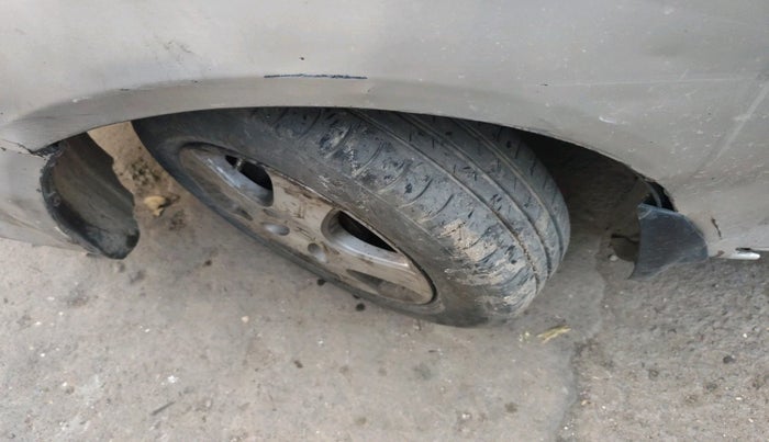 2008 Honda City VTEC, Petrol, Manual, 1,13,727 km, tyre