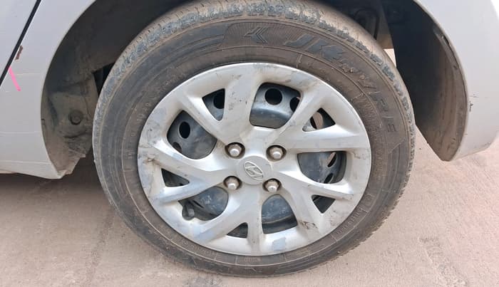 2018 Hyundai Grand i10 SPORTZ 1.2 KAPPA VTVT, Petrol, Manual, 1,11,399 km, tyre