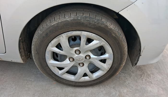 2018 Hyundai Grand i10 SPORTZ 1.2 KAPPA VTVT, Petrol, Manual, 1,11,399 km, tyre
