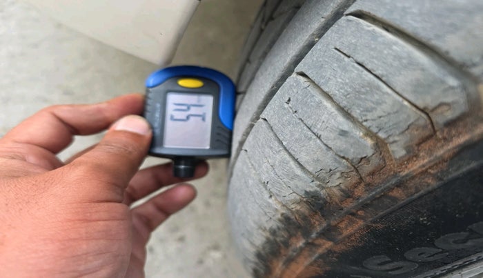 2014 Ford Figo ZXI 1.4 DIESEL, Diesel, Manual, 83,655 km, tyre