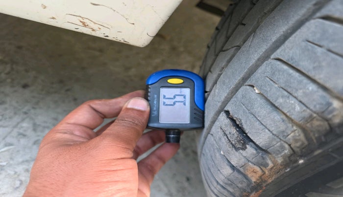 2014 Ford Figo ZXI 1.4 DIESEL, Diesel, Manual, 83,655 km, tyre