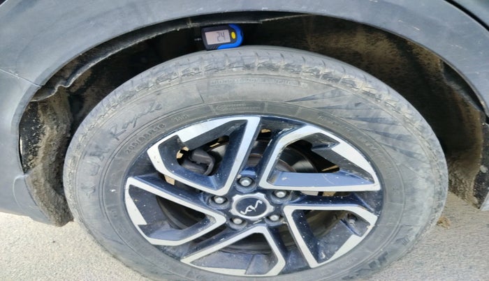 2023 KIA CARENS PRESTIGE PLUS 1.5 DIESEL 7 STR, Diesel, Manual, 1,24,670 km, tyre