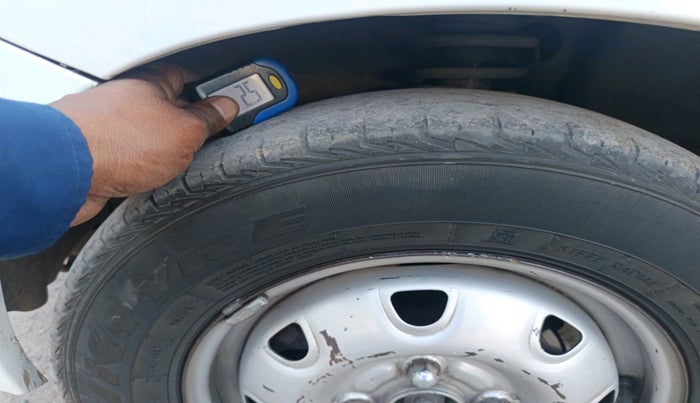 2011 Maruti Zen Estilo LXI, Petrol, Manual, 58,817 km, tyre