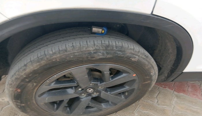 2021 Tata Safari XZA PLUS GOLD, Diesel, Automatic, 71,234 km, tyre