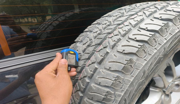 2021 Mahindra Thar LX PETROL HT 4WD AT, Petrol, Automatic, 40,311 km, tyre