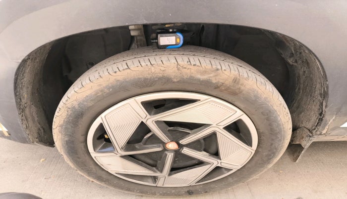 2021 Nissan MAGNITE XL, Petrol, Manual, 1,03,703 km, tyre