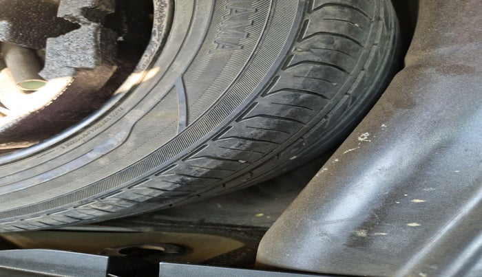 2007 Skoda Laura L&K 1.9 PD MT, Diesel, Manual, 1,09,548 km, tyre