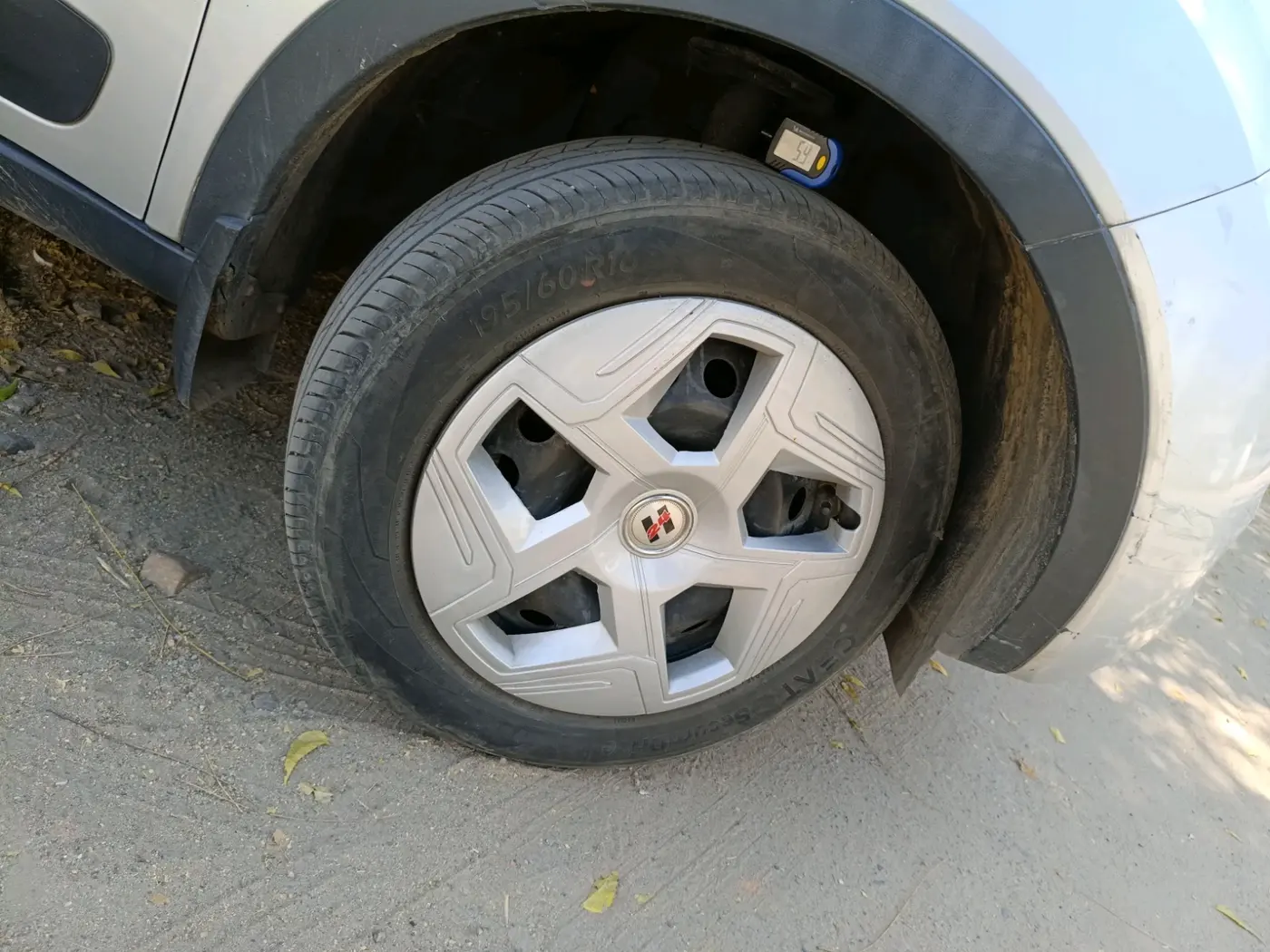 2019 Tata NEXON XM PETROL, Petrol, Manual, 88,978 km, tyre