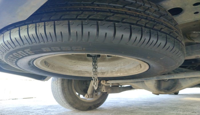 2016 Toyota Innova Crysta 2.4 VX 7 STR, Diesel, Manual, 79,479 km, tyre